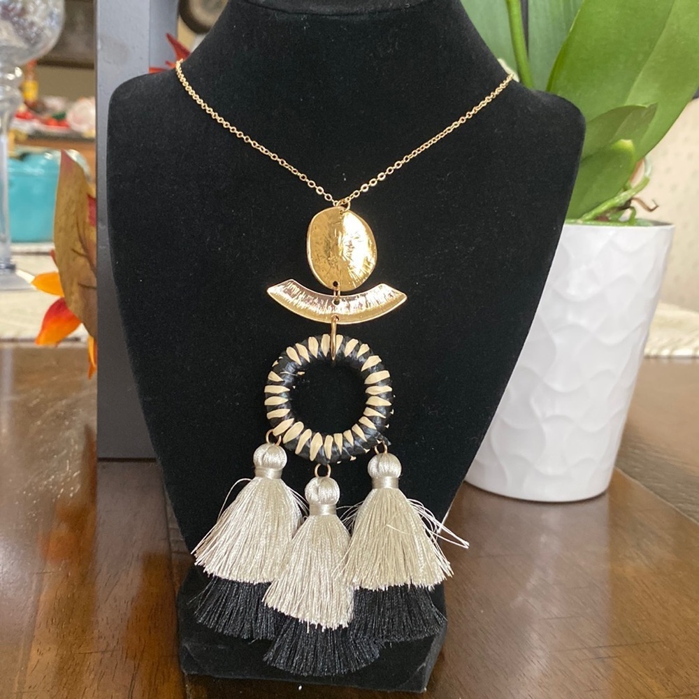Cato Necklace